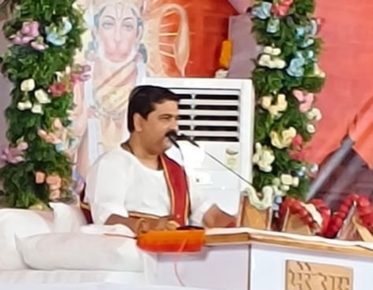 श्री राम के राजतिलक के साथ राम कथा का हुआ समापन,  नौ दिनों तक कथा सुनने उमड़ी हजारों श्रद्धालुओं की भीड़, पंडित राजन महाराज ने  की मांगलिक अवसरों पर वृक्षारोपण करने की अपील