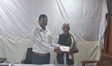 अपने नाती-पोतों की मधुर आवाज हरिहर की जिंदगी को फिर से कर रही है रोशन     मुख्यमंत्री कैंप कार्यालय में श्रवणदोष की पीड़ित हरिहर को मिला श्रवण यंत्र     मुख्यमंत्री श्री विष्णुदेव साय दिया धन्यवाद 