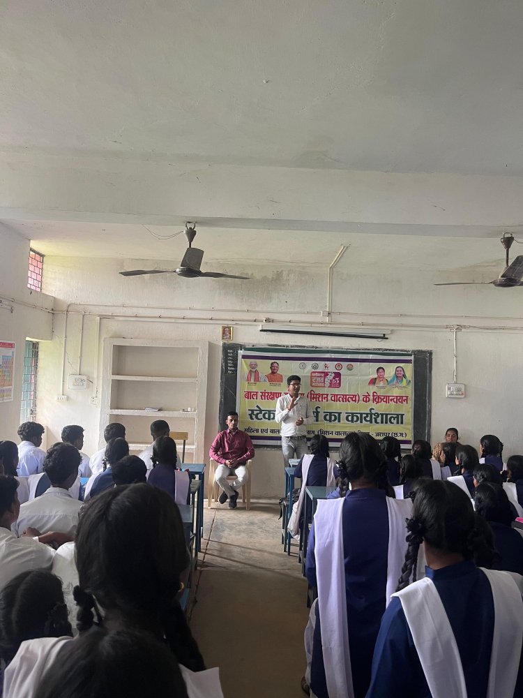 लोखंडी, आरा, डुमरटोली के स्कूलों में बच्चों को बाल सुरक्षा संबंधित दी गयी जानकारी, बाल विवाह, मानव तस्करी, चाइल्ड हेल्पलाइन, गुड टच बैड टच की दी गयी जानका