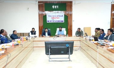 जिले में कुपोषण मुक्ति के लिए स्वास्थ्य व महिला बाल विकास विभाग सक्रियता से करें कार्य : कलेक्टर व्यास