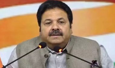 भारत बनाम साउथ अफ्रीका वनडे मुकाबले से पहले रायपुर पहुंचे BCCI के वाइस चेयरमैन राजीव शुक्ला