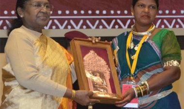 हीराबाई झरेका बघेल राष्ट्रीय हस्तशिल्प पुरस्कार से सम्मानित