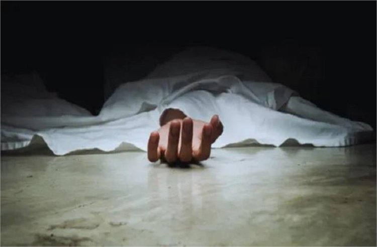 युवक ने अपने बच्चों को खिलाया जहरीला पदार्थ, फिर खुद को किया मौत के हवाले