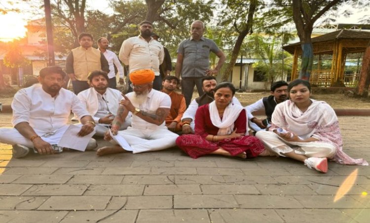 करणी सेना का प्रदर्शन विफल: समर्थन में नहीं जुटे लोग, 8 सूत्रीय मांगों का ज्ञापन सौंपा