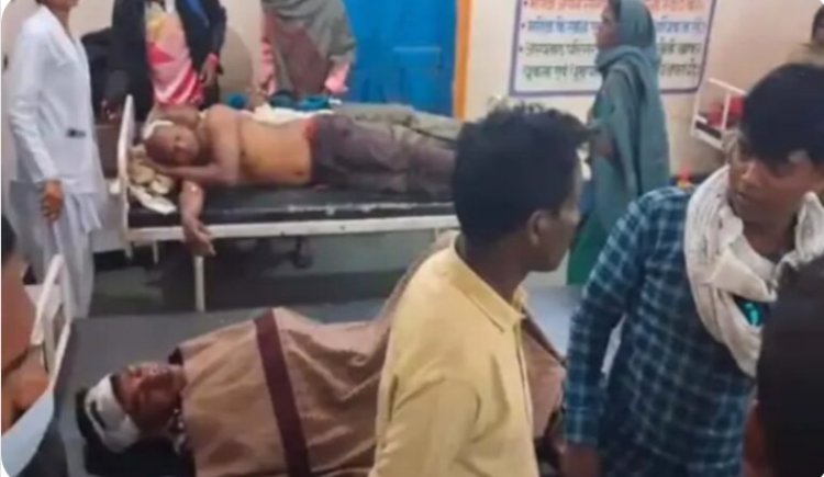 छत्तीसगढ़ में दो सड़क हादसे, 3 मौतें और 33 घायल: रायगढ़ में पिकअप खाई में, बालोद में स्कूल वैन नाले में गिरी