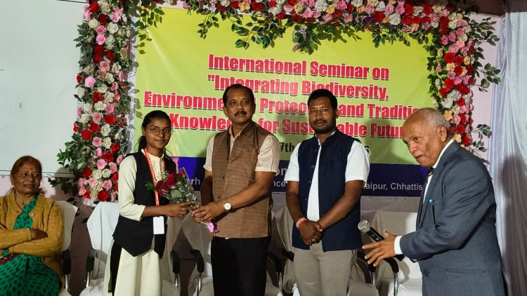 जशपुर में अंतरराष्ट्रीय सेमिनार का ऐतिहासिक समापन में मुख्य अतिथि रहे जिला पंचायत अध्यक्ष सालिक साय,'जल पुरुष' डॉ. राजेंद्र सिंह ने दिया संरक्षण का मंत्र