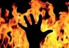 CG – दिल दहला देने वाली घटना : छोटे भाई ने मां के सामने बड़े भाई को जिंदा जलाया, फिर जो हुआ….