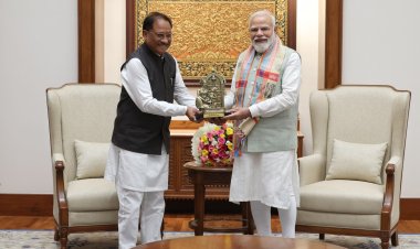 बस्तर 2.0 की शुरुआत: मुख्यमंत्री साय ने पीएम मोदी को दिया आमंत्रण, विकास का ब्लूप्रिंट सौंपा