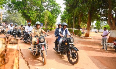 यातायात नियमों के प्रति जागरूक करने, जिला प्रशासन व पुलिस प्रशासन ने निकाली बाइक हेलमेट जागरूकता रैली