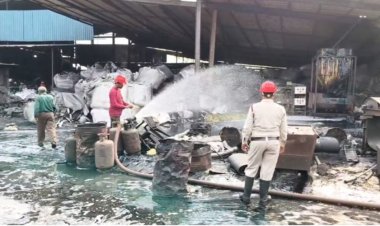 CG : कार्बन फैक्ट्री में केमिकल टैंक फटा, फैला गर्म लावा; बड़ा हादसा टला