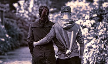 CG – गर्लफ्रेंड को खुश करने के चक्कर में युवक ने किया ऐसा काम, वजह जान पुलिस भी हो गई हैरान