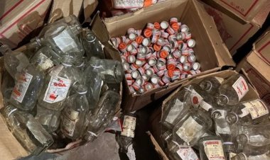 Dongargarh Illegal Liquor Racket: 243 लीटर अवैध व्हिस्की जब्त, री-पैकिंग गैंग का भंडाफोड़