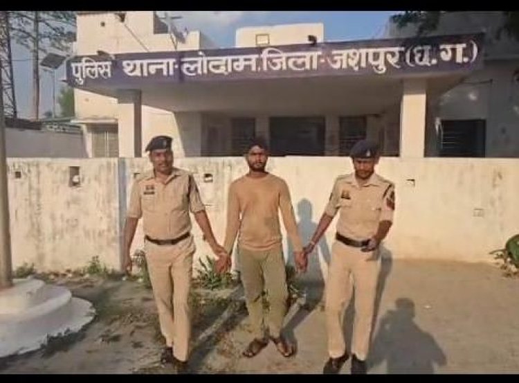 गौ तस्करों के खिलाफ जशपुर पुलिस की कार्यवाही, अलग अलग गौ तस्करी के प्रकरण में फरार तीन आरोपी तस्कर चढ़े पुलिस के हत्थे, गिरफ्तार कर, भेजा जेल