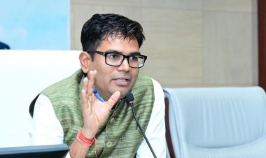 आवास एवं पर्यावरण मंत्री ओपी चौधरी ने विभिन्न आवासीय कॉलोनियों के प्रतिनिधियों के साथ की बैठक