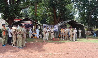 स्कूली बच्चों की सुरक्षा सर्वोच्च प्राथमिकता : स्कूल प्रारंभ होने के पूर्व यातायात पुलिस व परिवहन विभाग की संयुक्त टीम के द्वारा स्कूल बस जांच एवं स्वास्थ्य परीक्षण शिविर का किया गया आयोजन