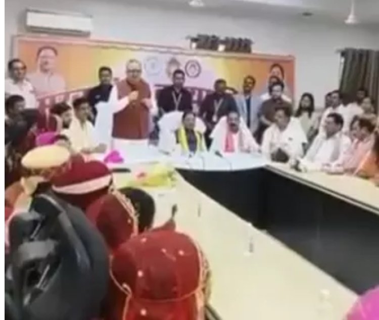 भूपेश ने रमन सिंह का वीडियो किया वायरल, डॉक्टर साहब का ग़ुस्सा बता रहा, सरकार की सेहत ख़राब है...