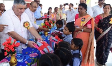 शाला प्रवेश उत्सव में मंत्री राजेश अग्रवाल ने नवप्रवेशी बच्चों का किया स्वागत
