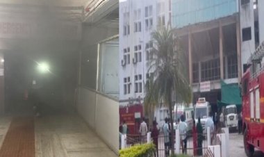 BREAKING : राजधानी के मेकाहारा अस्पताल में लगी भीषण आग, मची अफरा-तफरी