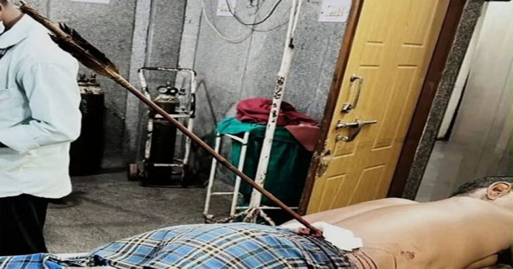 तीर से गंभीर रूप से घायल मरीज का अम्बेडकर अस्पताल में सफल ऑपरेशन
