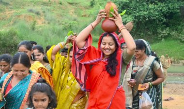श्रावण मास के प्रथम सोमवार पर मंत्री श्रीमती लक्ष्मी राजवाड़े ने बीरपुर में की कांवड़ यात्रा और जलाभिषेक