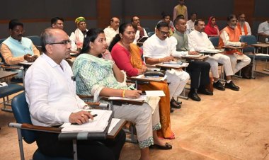 संसदीय संकुल विकास परियोजना को लेकर नई दिल्ली में महत्वपूर्ण बैठक