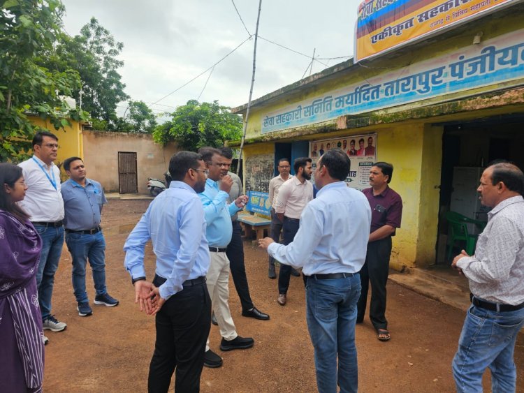 सचिव सी.आर. प्रसन्ना ने कोतरा पैक्स का निरीक्षण कर किसानों को बेहतर सुविधाएं देने के दिए निर्देश