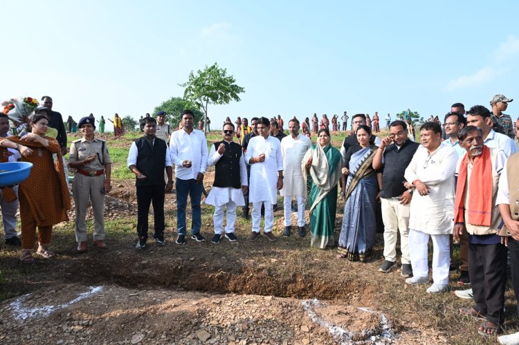 जल और मृदा संरक्षण के साथ ग्रामीणों को मिल रहा रोजगार  ​