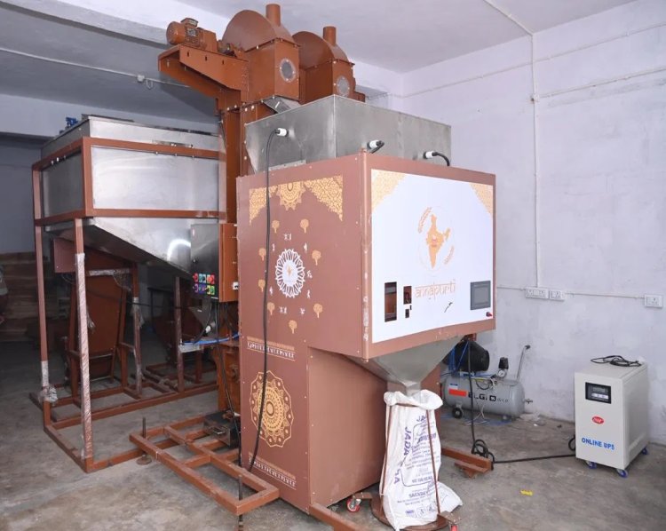 अन्नपूर्ति ग्रेन एटीएम से बदल रही सार्वजनिक वितरण प्रणाली की तस्वीर  24 घंटे राशन की सुविधा, आधार आधारित बायोमेट्रिक प्रमाणीकरण से पारदर्शी वितरण