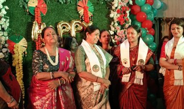 तीज के रंग में रंगा रायपुर प्रेस क्लब, श्रीमती लक्ष्मी राजवाड़े ने रैंप वॉक कर बढ़ाया महिला पत्रकारों का उत्साह