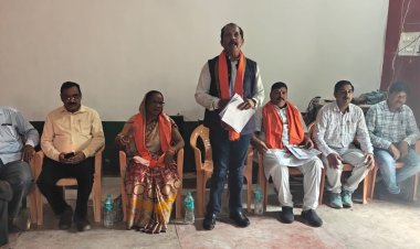 बैठक प्रभारी के रूप में शामिल हुए जिला पंचायत अध्यक्ष सालिक साय