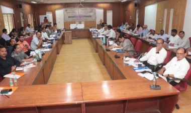 होलिस्टिक प्रोग्रेस कार्ड पायलट प्रोजेक्ट के रूप में होगा लागू     राज्य स्तरीय प्रशिक्षण सह कार्यशाला में अधिकारियों एवं प्राचार्यों को दिया जा रहा प्रशिक्षण