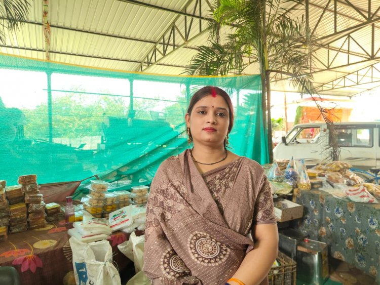 विशेष लेख  मोदी की योजना से मिला सहारा, दिलीप-सावित्री की जोड़ी ने कोरिया में जगाई ‘गुड मॉर्निंग’