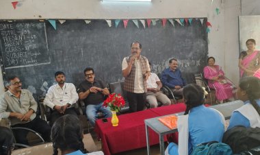 जिला पंचायत अध्यक्ष ने महारानी लक्ष्मीबाई उच्चतर माध्यमिक विद्यालय जशपुर का किया आकस्मिक निरीक्षण