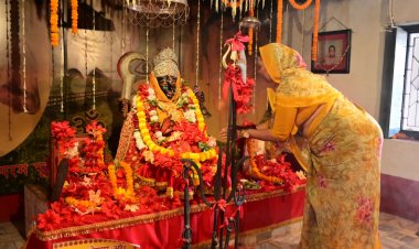 माँ जगत जननी के चरणों में विधायक गोमती साय ने की पूजा-अर्चना, क्षेत्रवासियों की सुख-समृद्धि की कामना