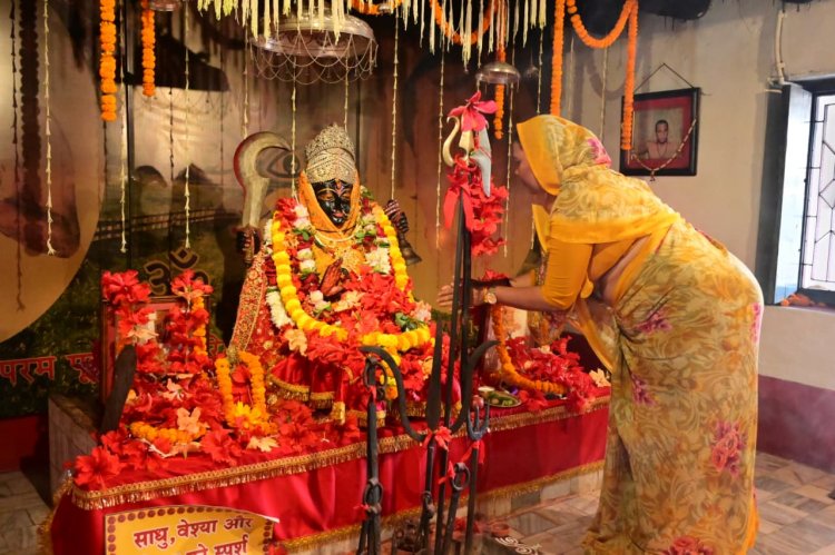 माँ जगत जननी के चरणों में विधायक गोमती साय ने की पूजा-अर्चना, क्षेत्रवासियों की सुख-समृद्धि की कामना